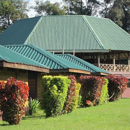 Iwokrama River Lodge Makari Exteriör bild