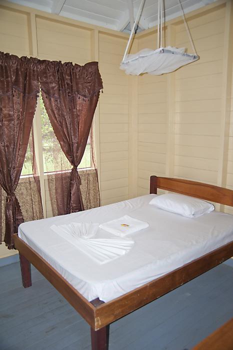 Iwokrama River Lodge Makari Rum bild